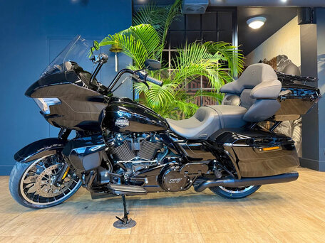 2026 Harley-Davidson Road Glide Limited, чёрный, 4950000 рублей, вид 2