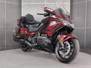 2025 Honda GL 1800 Gold Wing, красный, 3199000 рублей, вид 2