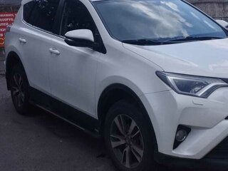 2017 Toyota RAV4 IV (XA40) Рестайлинг, белый, 1939000 рублей, вид 4