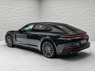 2026 Porsche Panamera 4 III, чёрный, 20499000 рублей, вид 4