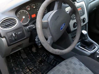 2010 Ford Focus II Рестайлинг, чёрный, 200000 рублей, вид 5