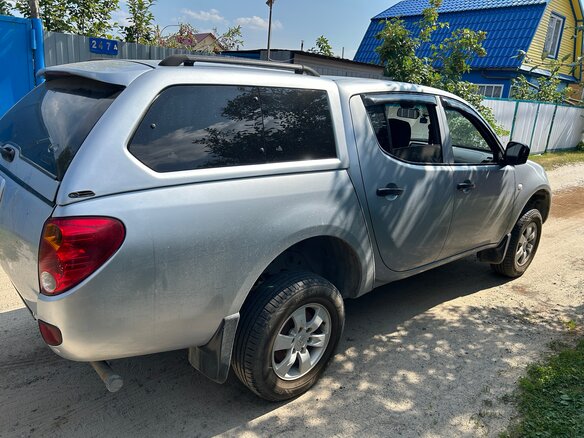 2011 Mitsubishi L200 IV, серебристый, 1450000 рублей - вид 5
