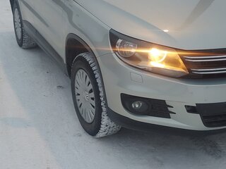 2012 Volkswagen Tiguan I Рестайлинг, жёлтый, 1050000 рублей, вид 3