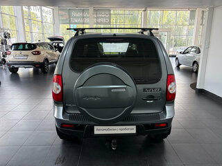 2011 Chevrolet Niva I Рестайлинг, серебристый, 384000 рублей, вид 5