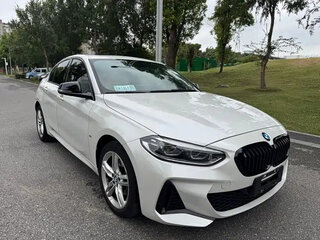 2023 BMW 1 серии 120i III (F52) Рестайлинг, белый, 1893000 рублей, вид 3