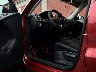 2013 Volkswagen Tiguan I Рестайлинг, красный, 1300000 рублей, вид 4