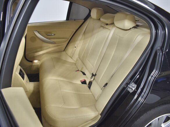 2015 BMW 3 серии 318i VI (F3x) Рестайлинг, чёрный, 1469900 рублей - вид 8