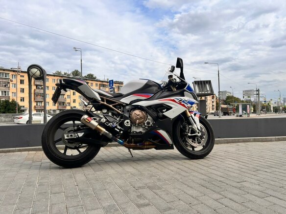 2022 BMW S 1000 RR, белый, 1350000 рублей - вид 1