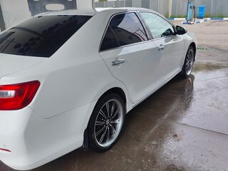 2013 Toyota Camry VII (XV50), белый, 1700000 рублей, вид 2
