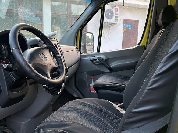 2013 Mercedes-Benz Sprinter, жёлтый, 1900000 рублей - вид 10