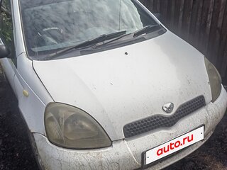 2001 Toyota Vitz I (P10), белый, 250000 рублей, вид 1