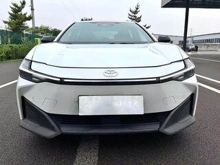2026 Toyota bZ3, белый, 3100006 рублей, вид 2