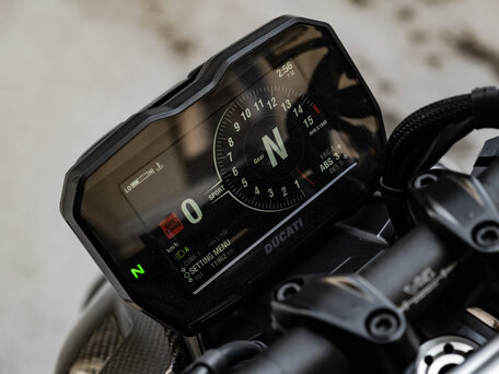 2021 Ducati Streetfighter V4, чёрный, 2150000 рублей, вид 4