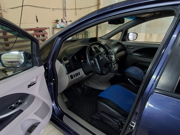 2008 Mitsubishi Grandis I, синий, 870000 рублей - вид 25