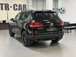 2015 Volkswagen Touareg II Рестайлинг, чёрный, 3190000 рублей, вид 2
