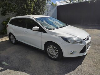 2014 Ford Focus III, белый, 690000 рублей, вид 3