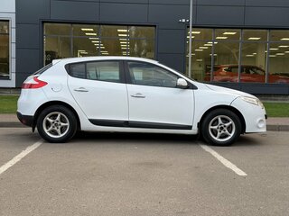 2011 Renault Megane III, белый, 600000 рублей, вид 4