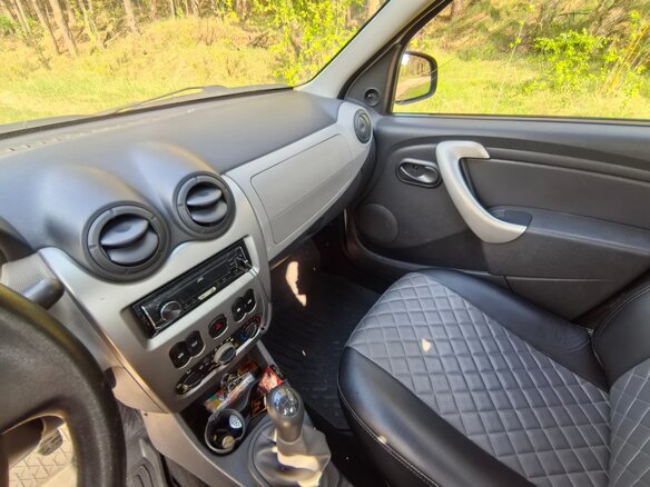 2012 Renault Logan I Рестайлинг, белый, 399000 рублей - вид 12