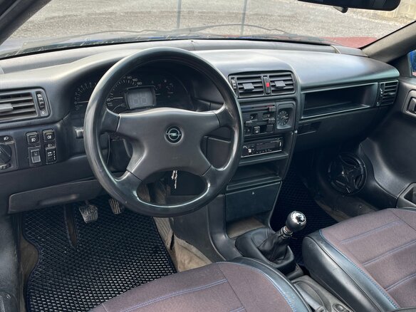 1993 Opel Calibra, синий, 450000 рублей - вид 6