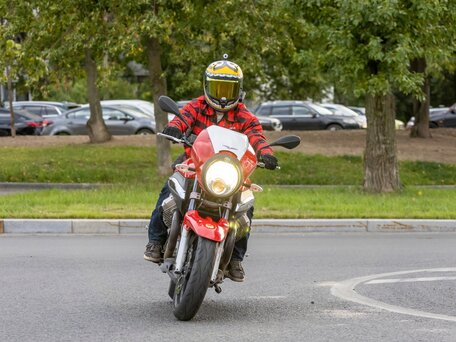 2008 Moto Guzzi 1200 Sport, красный, 420000 рублей, вид 3