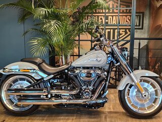 2024 Harley-Davidson Fat Boy, серый, 3300000 рублей, вид 1