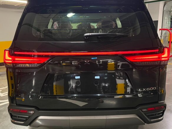2026 Lexus LX 600 IV, чёрный, 20300000 рублей - вид 6