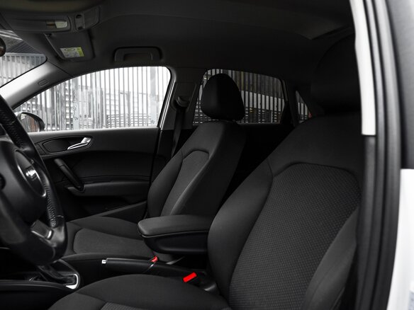 2015 Audi A1 I (8X) Рестайлинг, белый, 1050000 рублей - вид 7