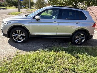 2020 Volkswagen Tiguan II Рестайлинг, серый, 2400000 рублей, вид 4