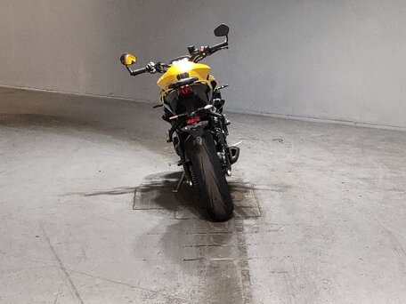 2023 Triumph Street Triple, жёлтый, 1028000 рублей, вид 5