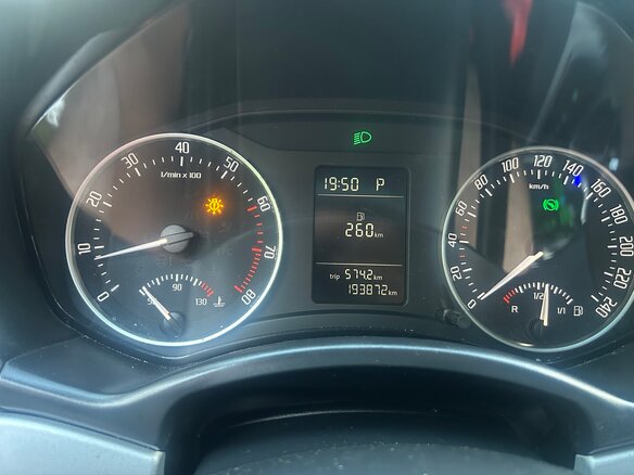 2012 Skoda Octavia II (A5) Рестайлинг, серебристый, 880000 рублей - вид 9