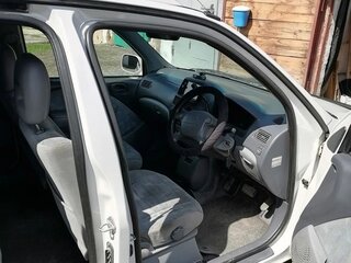 1999 Toyota Raum I, белый, 390000 рублей, вид 5