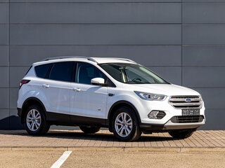 2017 Ford Kuga II Рестайлинг, белый, 1595000 рублей, вид 3