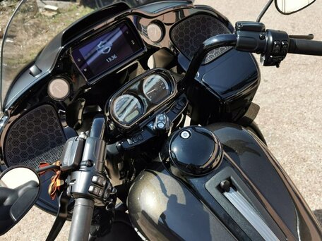 2020 Harley-Davidson Road Glide Limited, серый, 2600000 рублей, вид 5