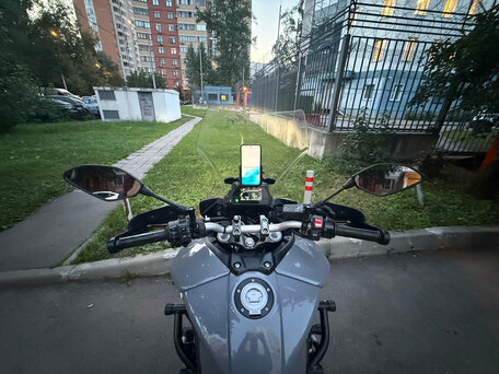 2019 Yamaha MT-09 Tracer (FJ-09), серый, 830000 рублей, вид 3