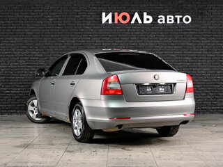 2010 Skoda Octavia II (A5) Рестайлинг, серый, 450000 рублей, вид 3