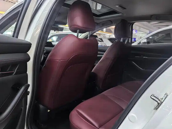 2022 Mazda 3 Axela IV (BP), белый, 1405000 рублей - вид 20