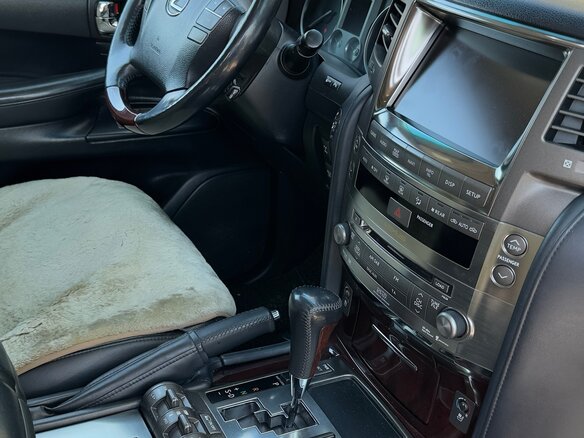 2011 Lexus LX 570 III, чёрный, 3800000 рублей - вид 15