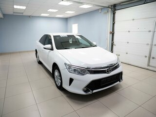2015 Toyota Camry VII (XV50) Рестайлинг, белый, 1899000 рублей, вид 4