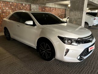 2017 Toyota Camry US Market VII (XV50) Рестайлинг, белый, 2900000 рублей, вид 2