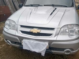 2012 Chevrolet Niva I Рестайлинг, серебристый, 401000 рублей, вид 1