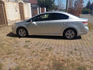 2009 Toyota Avensis III, серебристый, 770000 рублей, вид 3