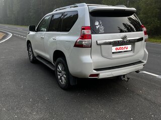2015 Toyota Land Cruiser Prado 150 Series Рестайлинг 1, белый, 3700000 рублей, вид 4