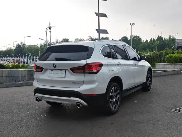 2022 BMW X1 Long 20Li sDrive II (F48) Рестайлинг, белый, 2100000 рублей - вид 4