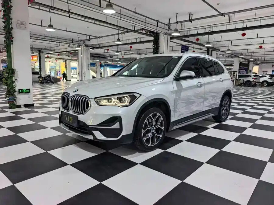 Открыть фотографии: BMW X1 II (F48) Рестайлинг