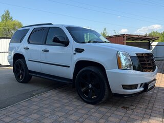 2010 Cadillac Escalade III, белый, 1850000 рублей, вид 1
