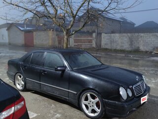 1997 Mercedes-Benz E-Класс 230 II (W210, S210), чёрный, 350000 рублей, вид 2