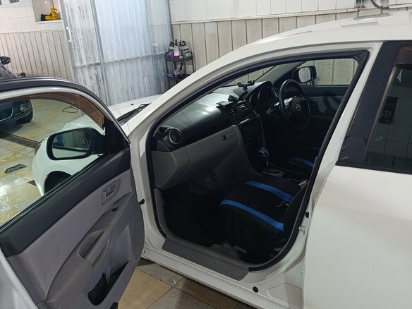 2004 Mazda Axela I, белый, 450000 рублей - вид 10