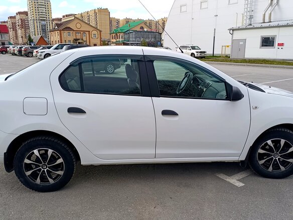 2014 Renault Logan II, белый, 730000 рублей - вид 5