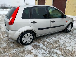 2006 Ford Fiesta Mk5, серебристый, 390000 рублей, вид 2