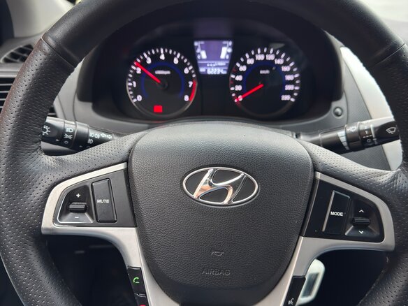 2011 Hyundai Solaris I, серебристый, 810000 рублей - вид 9